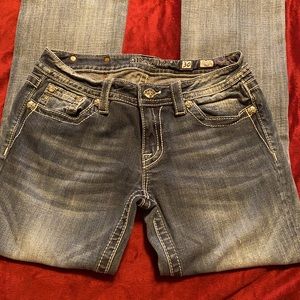 Miss me jeans looks great on that butt